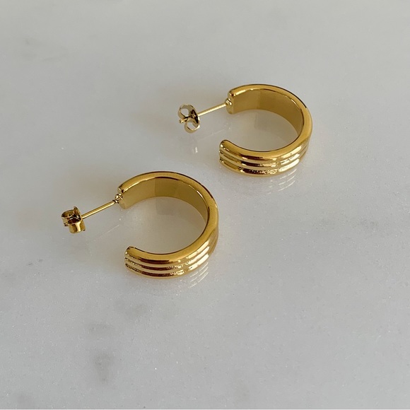 18k gold hoop earrings, mini hoop earrings, medium hoop earrings, gold earrings - Picture 5 of 11